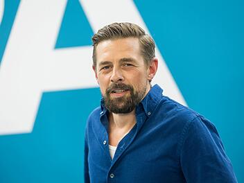 Klaas Heufer-Umlauf nimmt als Experte f&uuml;rs Zeitgeschehen an der ZDF-Sendung "Der Quiz-Champion" teil.