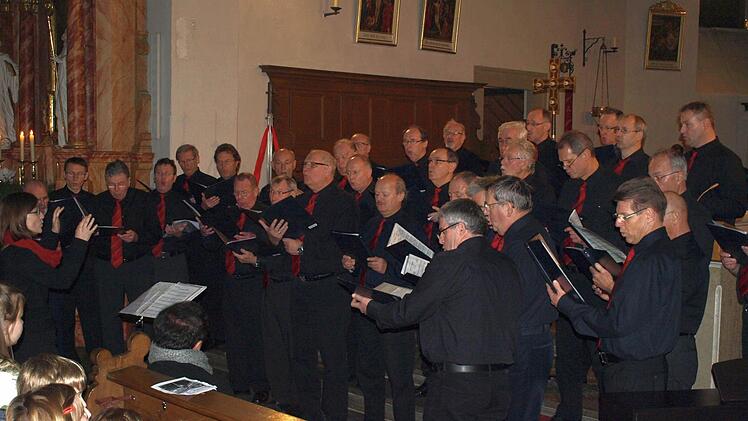 Eindrucksvoll: der Zeiler Männerchor "Sängerkranz"