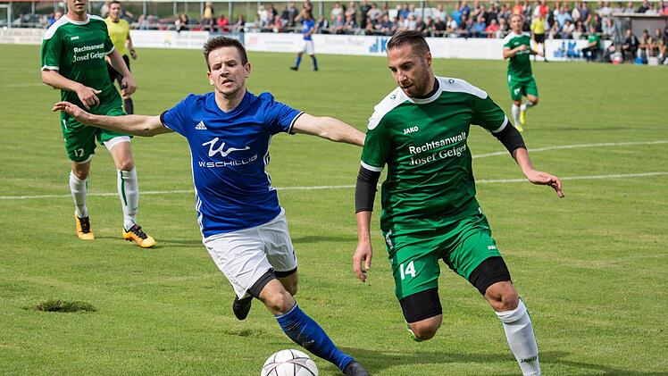 André Scholz (grünes Trikot) wird den SV Friesen nach dieser Landesliga-Saison verlassen und künftig als Spielertrainer für den SV Gifting auflaufen.  Foto: Heinrich Weiß, Archiv