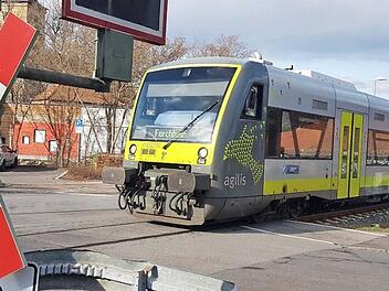Seit Wochenbeginn fahren die Agilis-Züge wieder auf der Strecke nach Ebern - fast komplett fahrplangerecht. Foto: Eckehard Kiesewetter