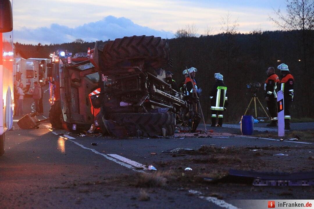 Hafenpreppach: Pkw kollidiert mit Traktor