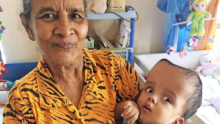 Im Prithipura-Infant-Home leben Kinder mit schwersten Behinderungen. Die Angehörigen und Betreuer sind für jede Hilfe dankbar.