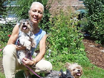 Carmen Baur mit Max, Moritz und Mausi Foto: Thomas Weichert