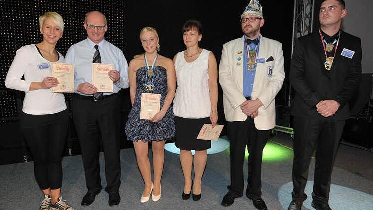 Sonja Gesslein, Helmut Hetzel, Sonja Bräunlein, Claudia Eichler, Radu Mudura und Andreas Rösch wurden geehrt.