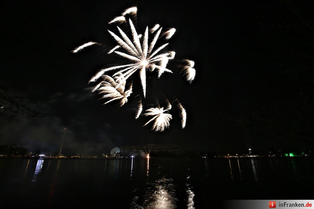 Abschlussfeuerwerk Volksfest Nürnberg