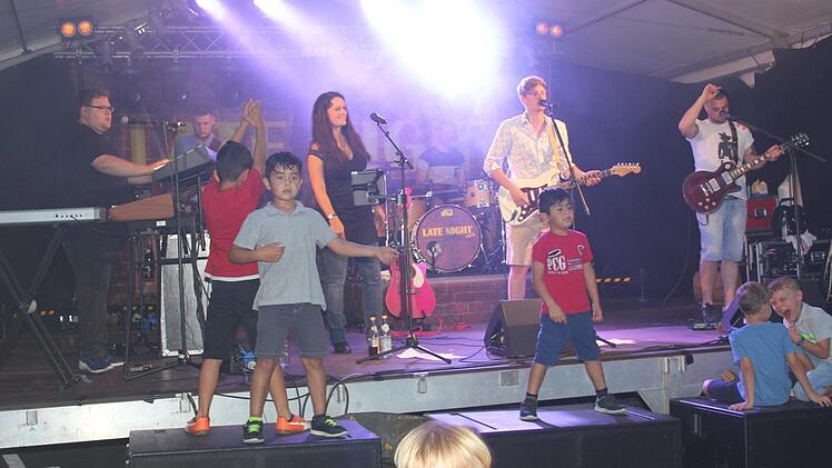 Bei der Gruppe "Late night" spielen Musiker/innen aus Ebnern, Kirchlauter, Leuzendorf und Untermerzbach.