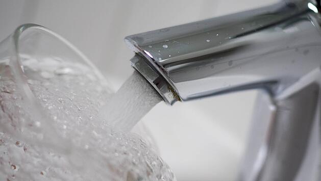 2,99 Euro Euro pro Kubikmeter betr&auml;gt derzeit der Wasserpreis f&uuml;r Kunden der Frankenwaldgruppe. Symbolbild: Archiv/Marian Hamacher