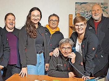 Ann-Katrin Heusinger,Stefanie Scherbel, Julia Albert, Stefanie Burger, Thorsten Niedt, Rainer Willinger, Johanna Schmitt, Alfred Helmerich, Edwin Krapf, Emma Willinger (von links). Es fehlen Florian Burkard und Thorsten Endres