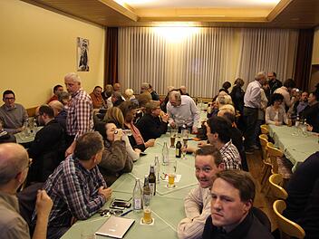 Die Besucher der Bürgerversammlung Foto: Adriane Lochner