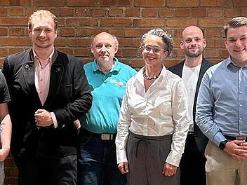 Unser Foto zeigt (von, links): Sebastian Schaidt (PdH), Max Hümmer (FDP), Oliver Zimmer (FDP), Stefanie Schneider (FW), Julian Dalberg (FDP), Lionel Bachelart (Volt) und Max Kindl (PdH).