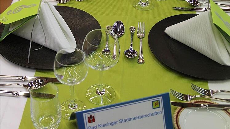 Festlich gedeckter Tisch