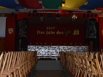 Die TSV-Mitglieder sind beunruhigt: Wenn die Mehrzweckhalle irgendwann saniert oder gar neu gebaut wird, fällt der Gücker-Fasching erst mal aus. Isolde Krapf