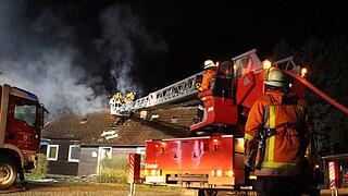Anbau geht in Flammen auf