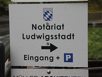 Derzeit ist das Notariat in Ludwigsstadt, das in den Räumen der Sparkasse untergebracht ist, noch eigenständig. Ob dies auf Dauer so bleiben wird, ist fraglich. Veronika Schadeck