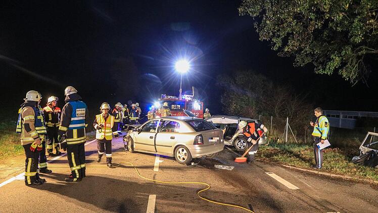 Im Strullendorfer Ortsteil Leesten wurden am Montag zwei Menschen bei einem Unfall eingeklemmt. Foto: News5/Merzbach