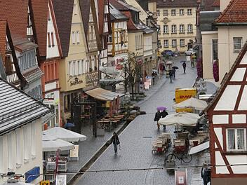 Morgens um 10 in Forchheim: kaum Publikum, das in der Hauptstraße einkauft. Foto: Josef Hofbauer