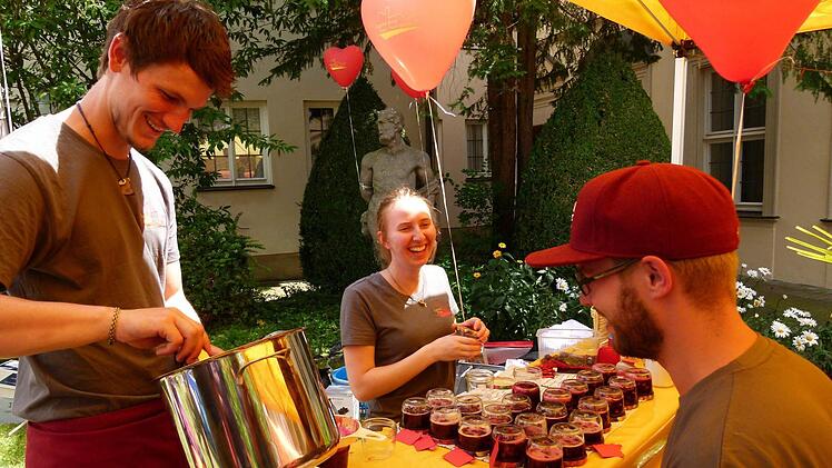 Die Dompropstei war mit viel Herz zum "Hof der Domjugend" umgestaltet worden. Foto: Marion Krüger-Hundrup