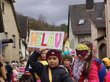Eine Kindergruppe macht die Ansage. Foto: Arkadius Guzy