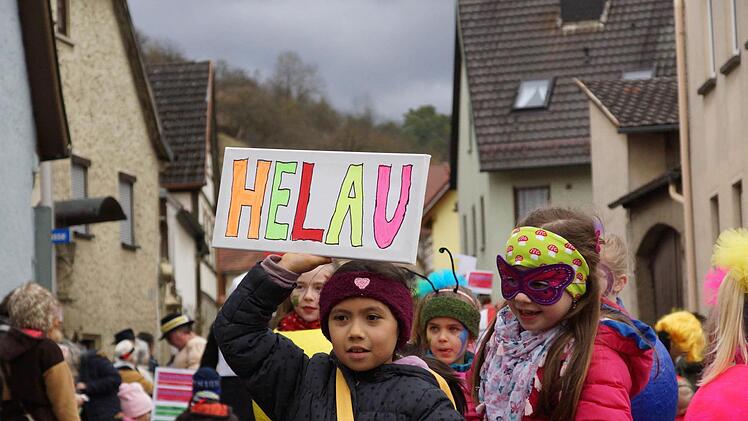 Eine Kindergruppe macht die Ansage. Foto: Arkadius Guzy