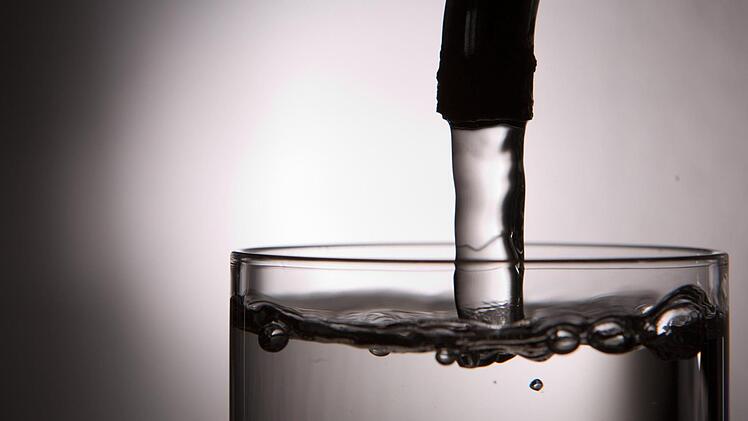 Das Wasser der Seebachgruppe könnte bald teurer werden. Symbolfoto: Lukas Schulze/dpa