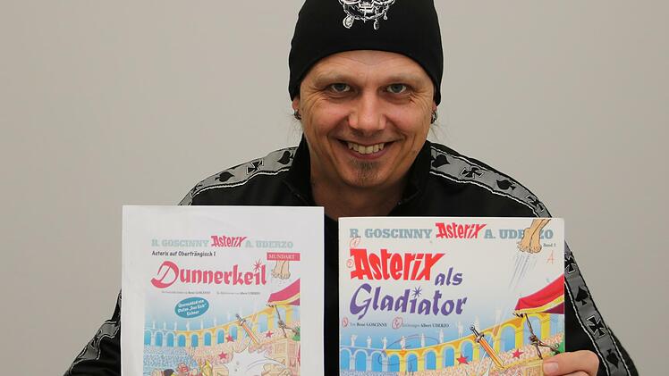 Stefan Eichner übersetzt Asterix in Mundart.
