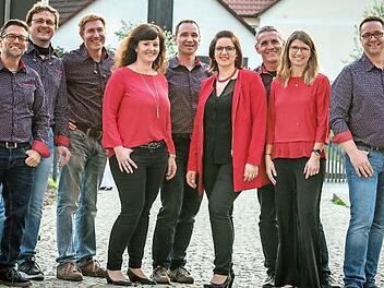 Die Band "Variabel" mit (von links) Markus Starklauf, Matthias Stengel, Tobias Schmermer, Katja Hemmer, Markus Gerwien, Carolin Bauer, Wolfgang Zenk, Corinna Roll und Helmut Voß (auf dem Bild fehlt Hedwig Dworazik) Foto: Tom Schneider
