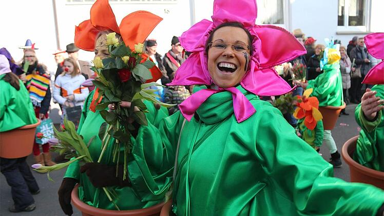 Mitten im Faschingszug in Westheim. Foto: Gerd Schaar