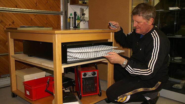 Der Künstler bei der Arbeit