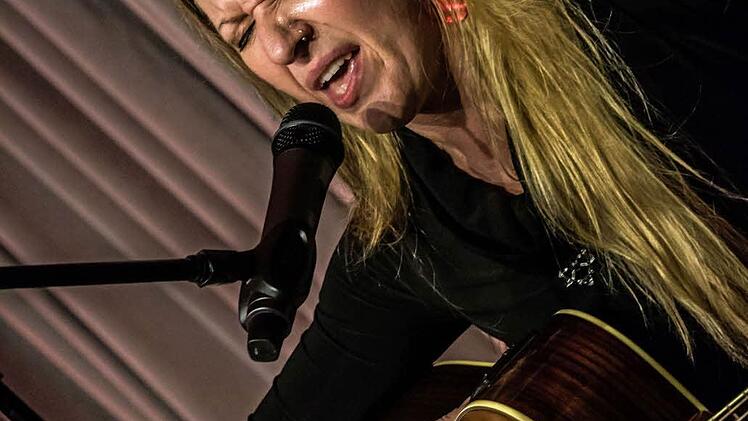 Beata Kossowska gastierte bei "Leise am Markt" in Coburg. Foto: Jochen Berger