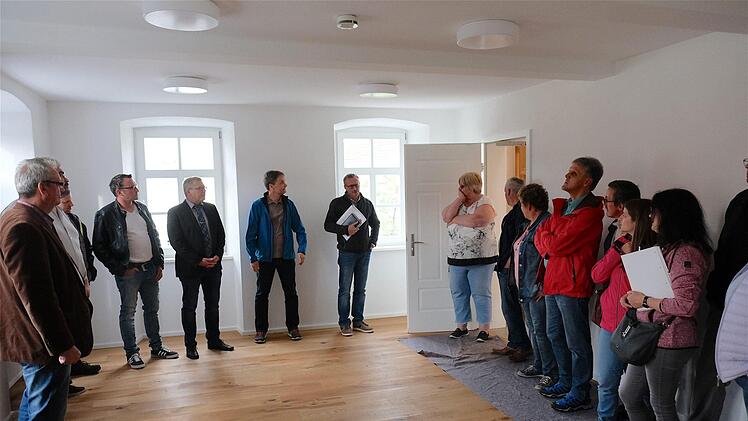 Der für Wahlen vorgesehene Raum im Erdgeschoss hat einen edlen Parkettboden.  Foto: Gerd Schaar