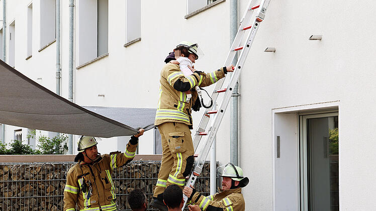 Massiver Kellerbrand in Aschaffenburg