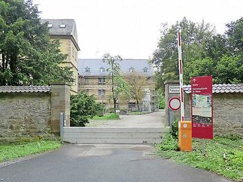 Erstmals wurde in Maria Bildhausen eine Hochwassersperre aufgebaut. Auch darum ging es beim ersten kommunalpolitischen Abend.Foto: Anton Then