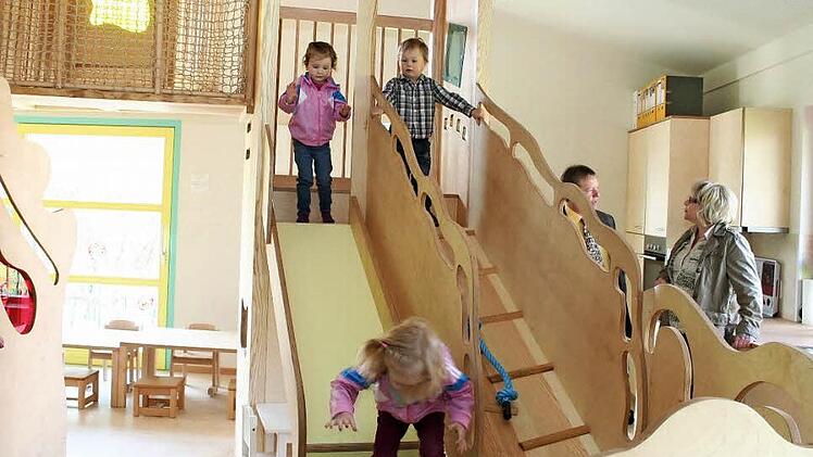 Helle Räume mit herrlichen Spielgeräten zeichnen den Neubau aus. Fotos: Evi Seeger