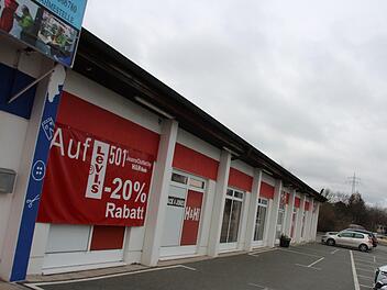 Ende April schließt das 300 Quadratmeter große Jeans-Outlet in der Boschstraße. Foto: Ekkehard Roepert
