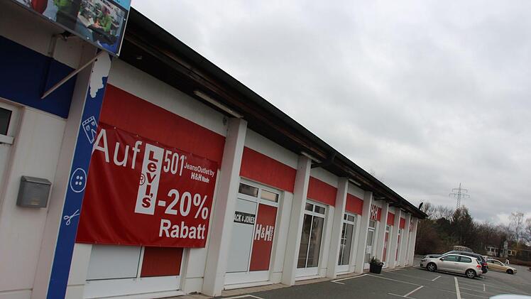 Ende April schließt das 300 Quadratmeter große Jeans-Outlet in der Boschstraße. Foto: Ekkehard Roepert