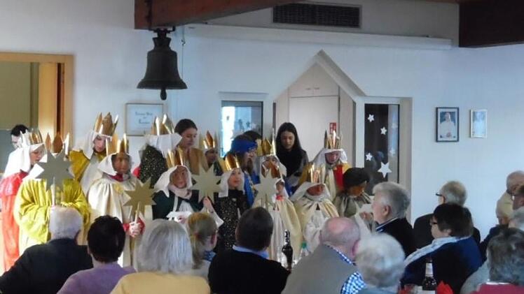Auch die Sternsinger waren zu Gast.  Foto: Michaela Atzler