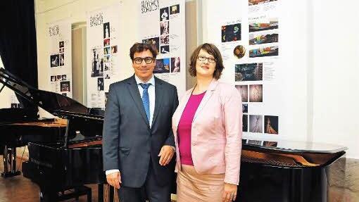 Ina Besser-Eichler von der Gesellschaft der Freunde von Bayreuth und Detlef Stephan vom Kölner Büro "Stephan Architekten".