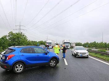 Unfall auf der A70 bei Knetzgau am Dienstagnachmittag. Foto: Ferdinand Merzbach