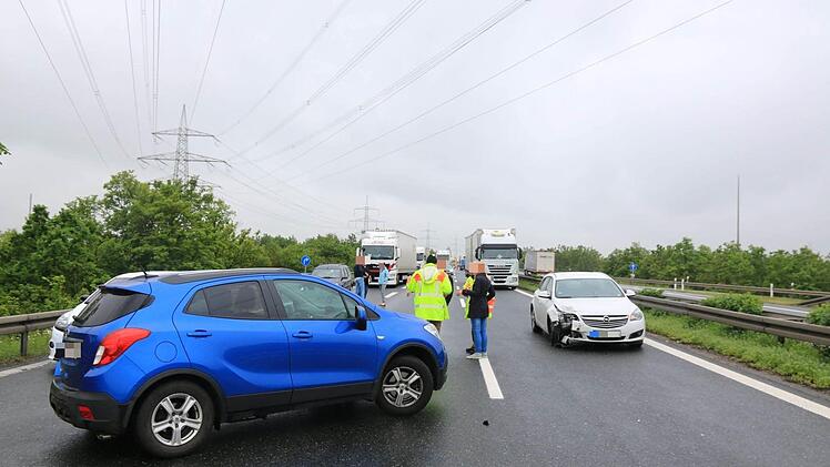 Unfall auf der A70 bei Knetzgau am Dienstagnachmittag. Foto: Ferdinand Merzbach