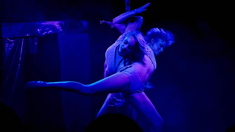 Vorstellung der Absolventen der Staatlichen Artistenschule Berlin im Circus Luna Foto: Gerd Schaar