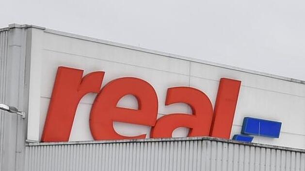 Die Supermarktkette Real steht aktuell zum Verkauf. Foto: Ronald Rinklef