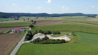 Links der Callenberger Forst. Foto. Volkmar Franke/www.hochbild-design.de