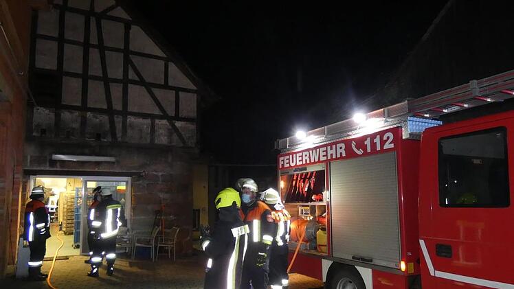 Vier Feuerwehren mit insgesamt 50 Einsatzkräften aus der Umgebung waren bei dem Brand im Einsatz. Foto: Christian Licha