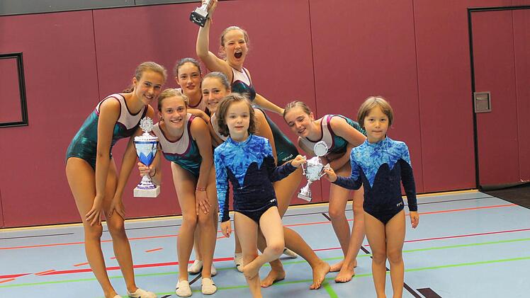 Bis zum nächsten Jahr stehen der Heidrun-Laschke-Pokal, der Anneliese-Vogel-Pokal und der Otto-Neugebauer-Pokal bei den Turnerinnen des TV Ebern. Die erfolgreichen Sportlerinnen sind zwischen fünf und 16 Jahre alt. Einmal pro Woche trainieren sie. Viele besuchen zusätzlich noch das Schwimmtraining des TV Ebern.