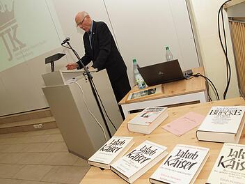 Winfried Benner spricht über Jakob Kaiser. Foto: Arkadius Guzy