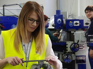 Selina Büchner fängt heute bei Dr. Schneider an. Dort wird sie auch die Ausbildungswerkstatt besuchen. Foto: Marco Meißner