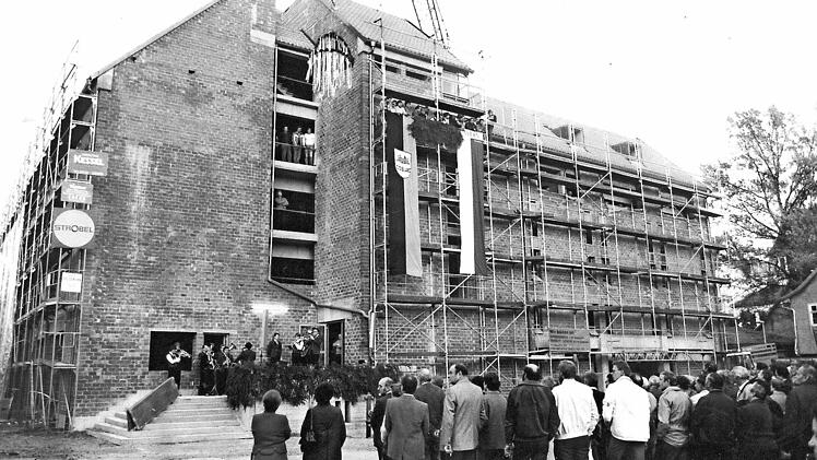 Das Richtfest für das Parkhaus Post wurde am 30. Oktober 1984 gefeiert.  Foto: CT-Archiv
