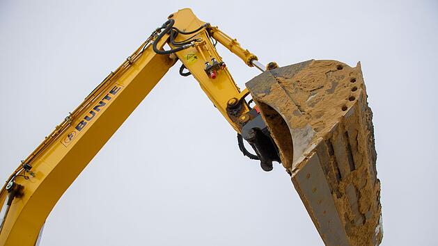 Kreis Bamberg: Unbekannter baggert fremde Wiese aus - und haut ab