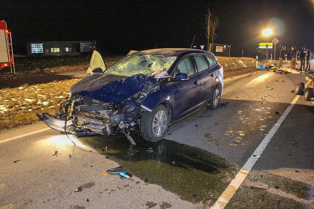 Quadfahrer und Sozia bei Frontalcrash getötet