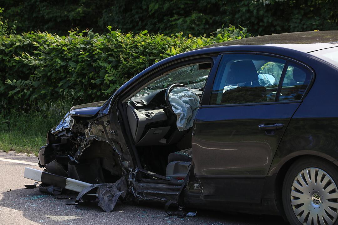 Crash mit Gegenverkehr – vier Menschen bei Strullendorf verletzt